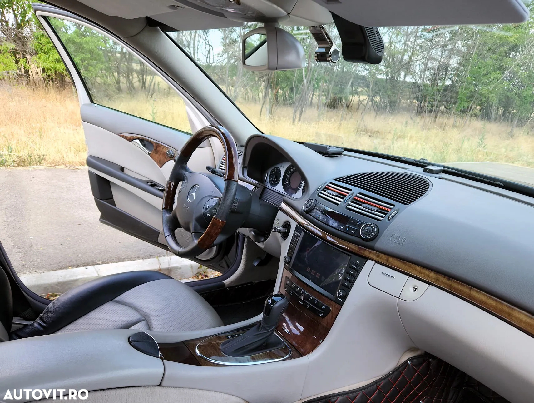 Mercedes-Benz E - 16