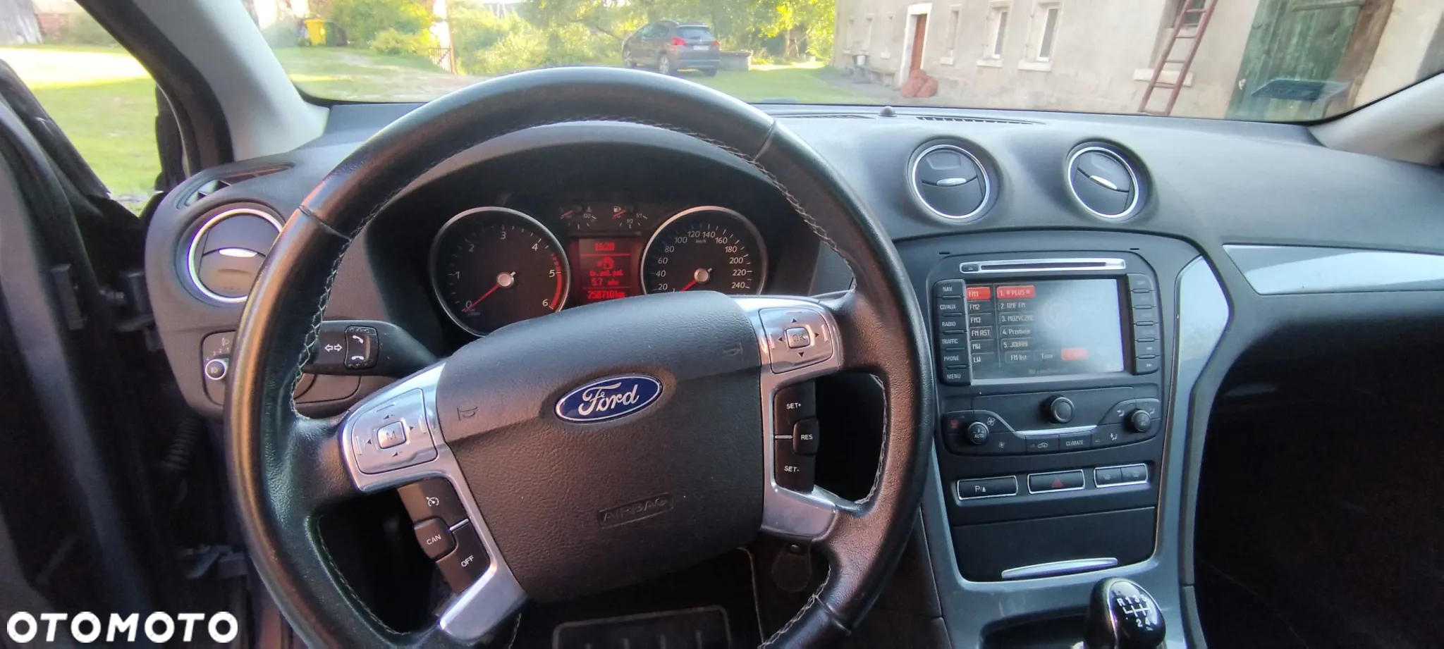 Ford Mondeo - 10