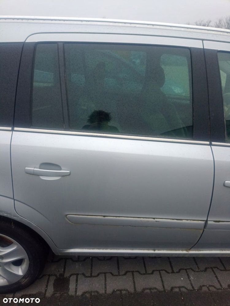 OPEL ZAFIRA B DRZWI PRAWE TYŁ Z157 - 1