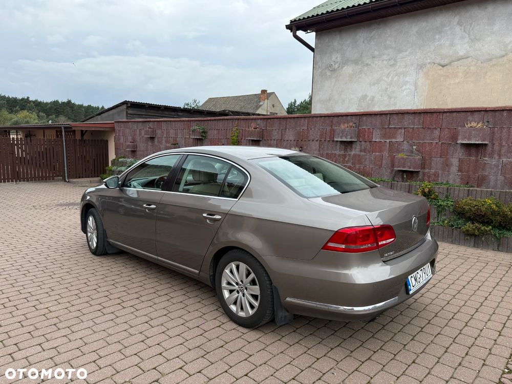 Volkswagen Passat - 6