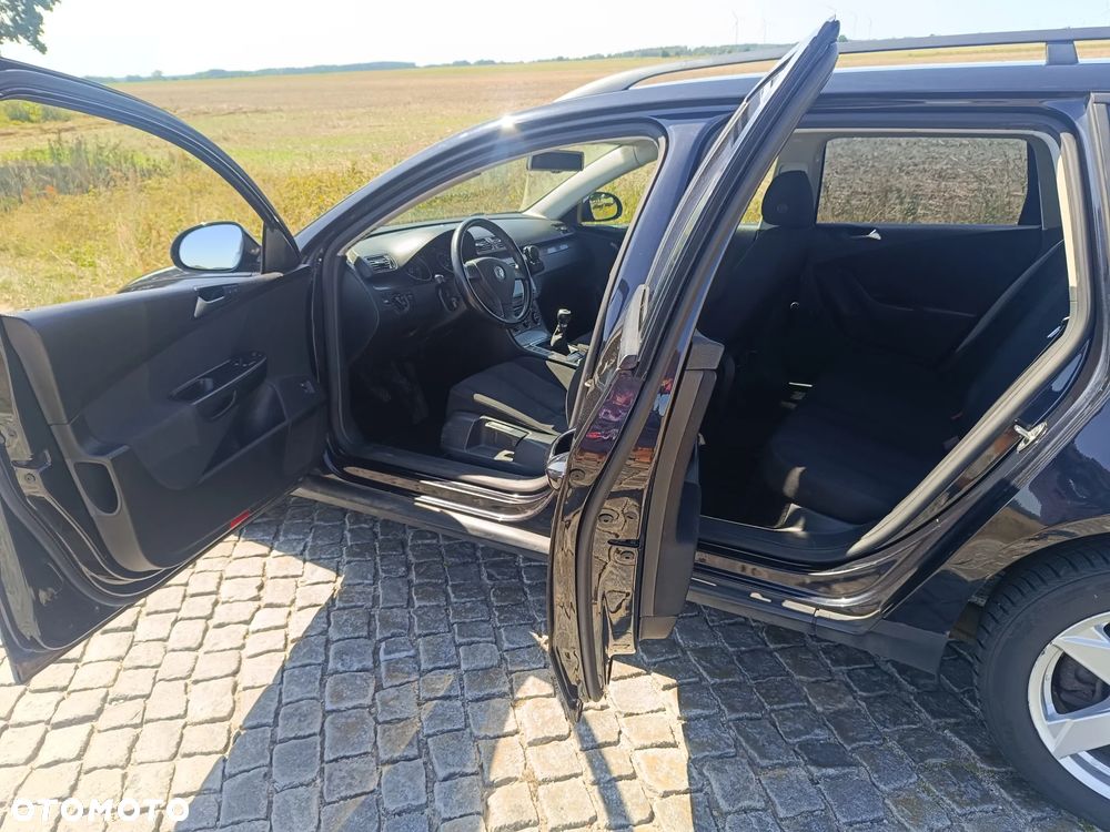 Volkswagen Passat 2.0 TDI DPF Comfortline - 8