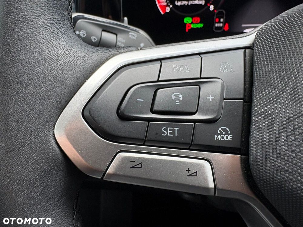 Volkswagen Tiguan - 24