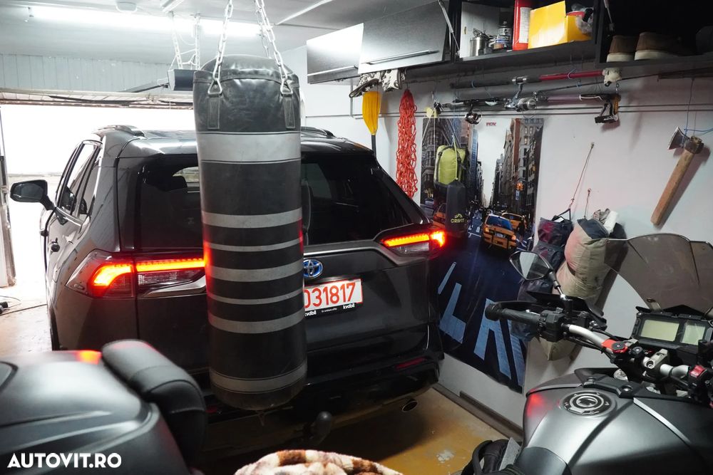 Toyota RAV4 - 12