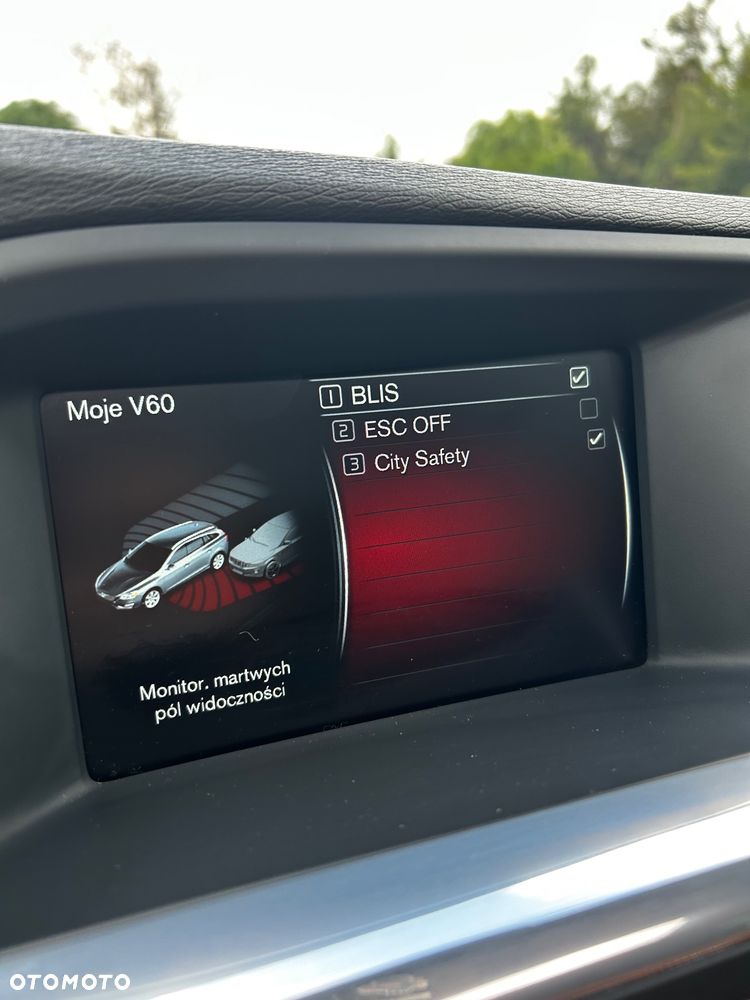 Volvo V60 Cross Country T5 AWD Momentum - 30