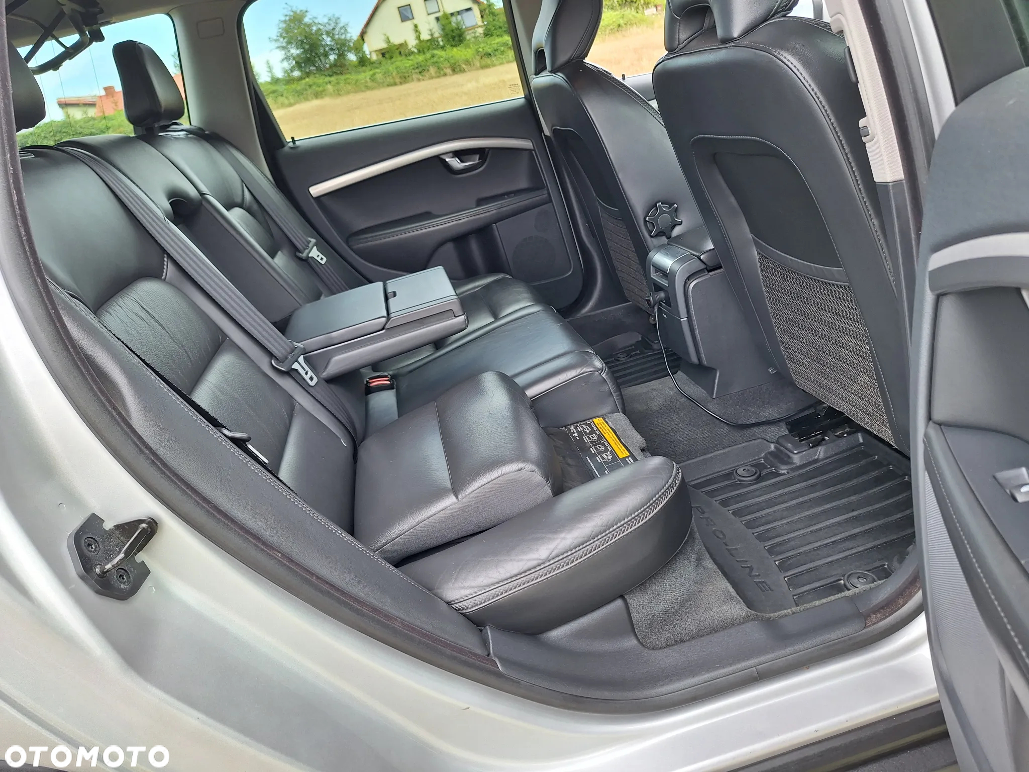 Volvo XC 70 D5 AWD Geartronic Momentum - 8