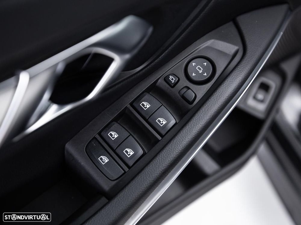 BMW 320 e Pack Desportivo M Auto - 20