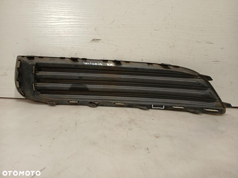 KRATKA ZAŚLEPKA HALOGENU PRAWA STRONA OPEL INSIGNIA A 08-13r. 551004542 - 2