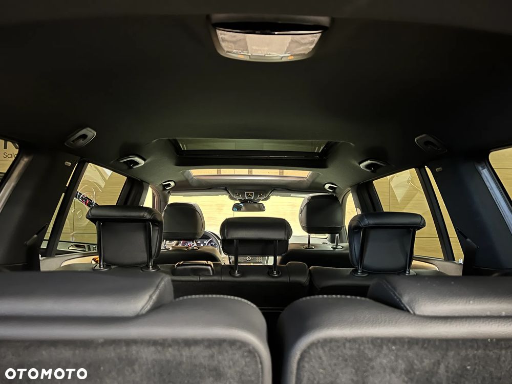 Mercedes-Benz GLS - 27