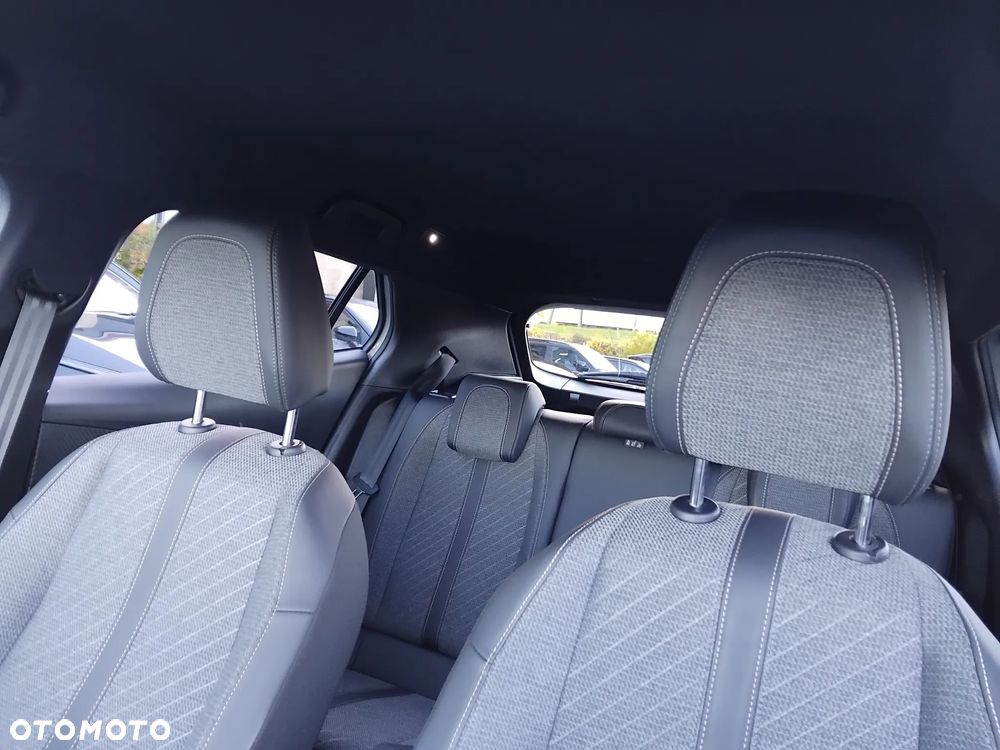 Peugeot 2008 PureTech 130 Allure S&S EAT8 - 22