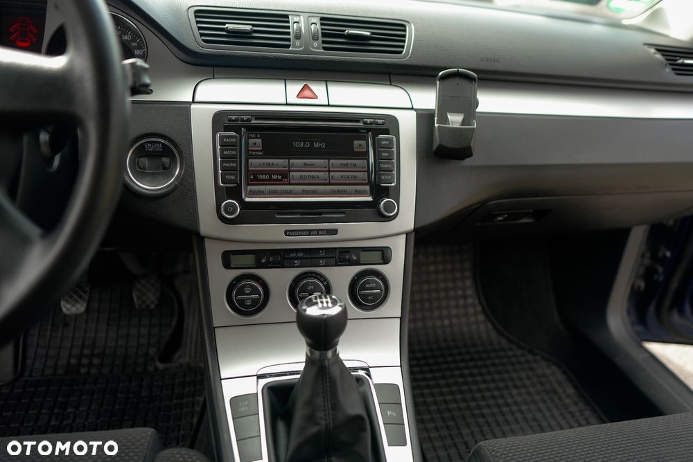 Volkswagen Passat 2.0 TDI DPF Comfortline - 12