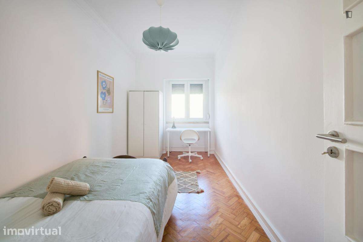 Quarto - localizado em Entrecampos Lisbon - Grande imagem: 2/38