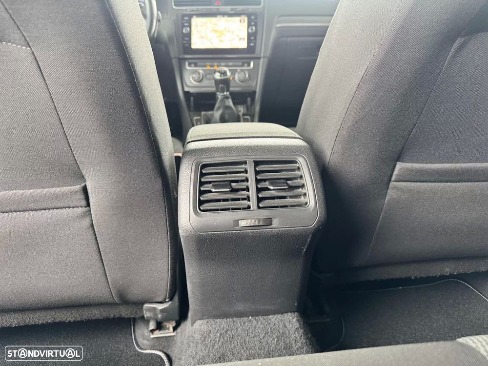 VW Golf 1.6 TDI Confortline - 16