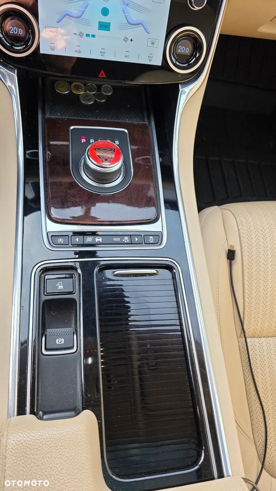 Jaguar XF 20d AWD Prestige - 19