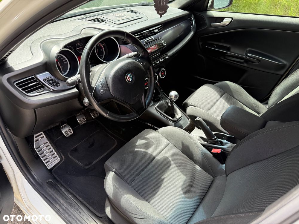 Alfa Romeo Giulietta 1.6 JTDM 16V - 6