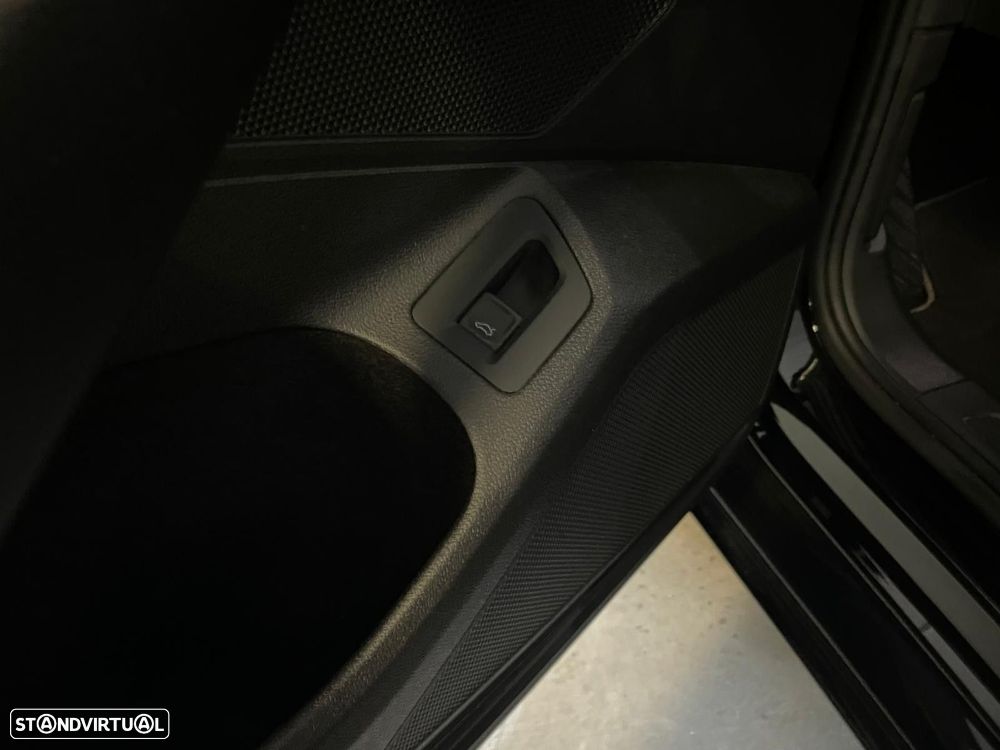 VW Passat Variant 1.6 TDI Confortline DSG - 11