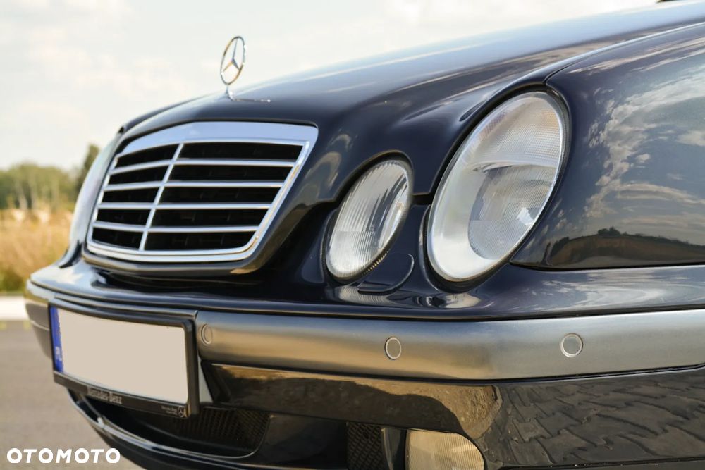 Mercedes-Benz CLK - 23