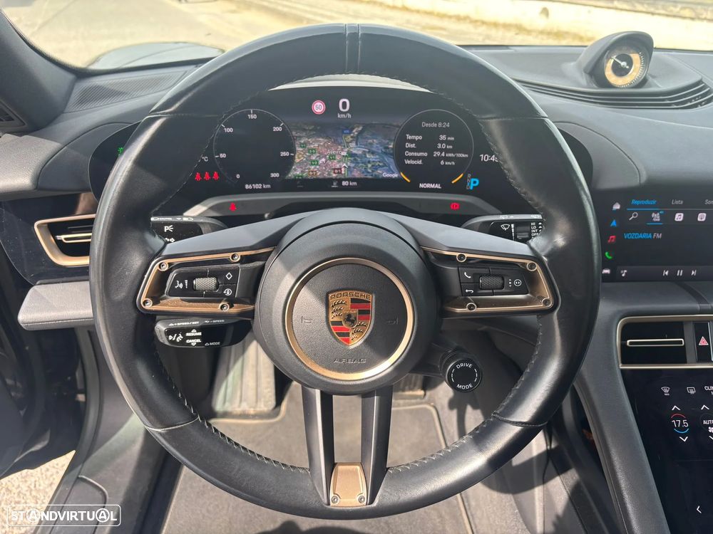 Porsche Taycan Cross Turismo 4 - 11