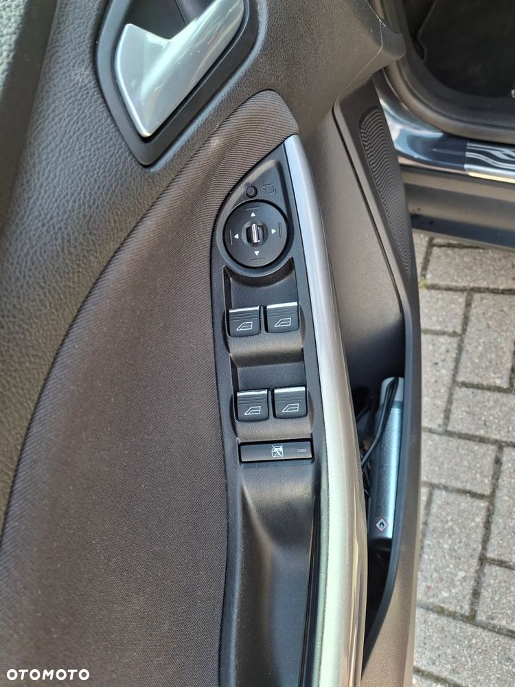 Ford Focus 1.0 EcoBoost Start-Stopp-System Champions Edition - 9