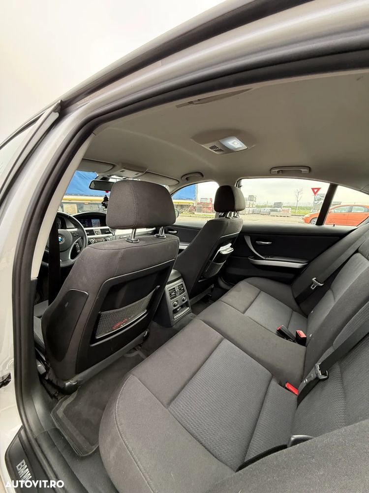 BMW Seria 3 318i Aut. - 18