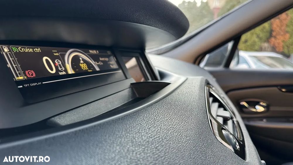 Renault Grand Scenic ENERGY dCi 130 Start & Stop Bose Edition - 34