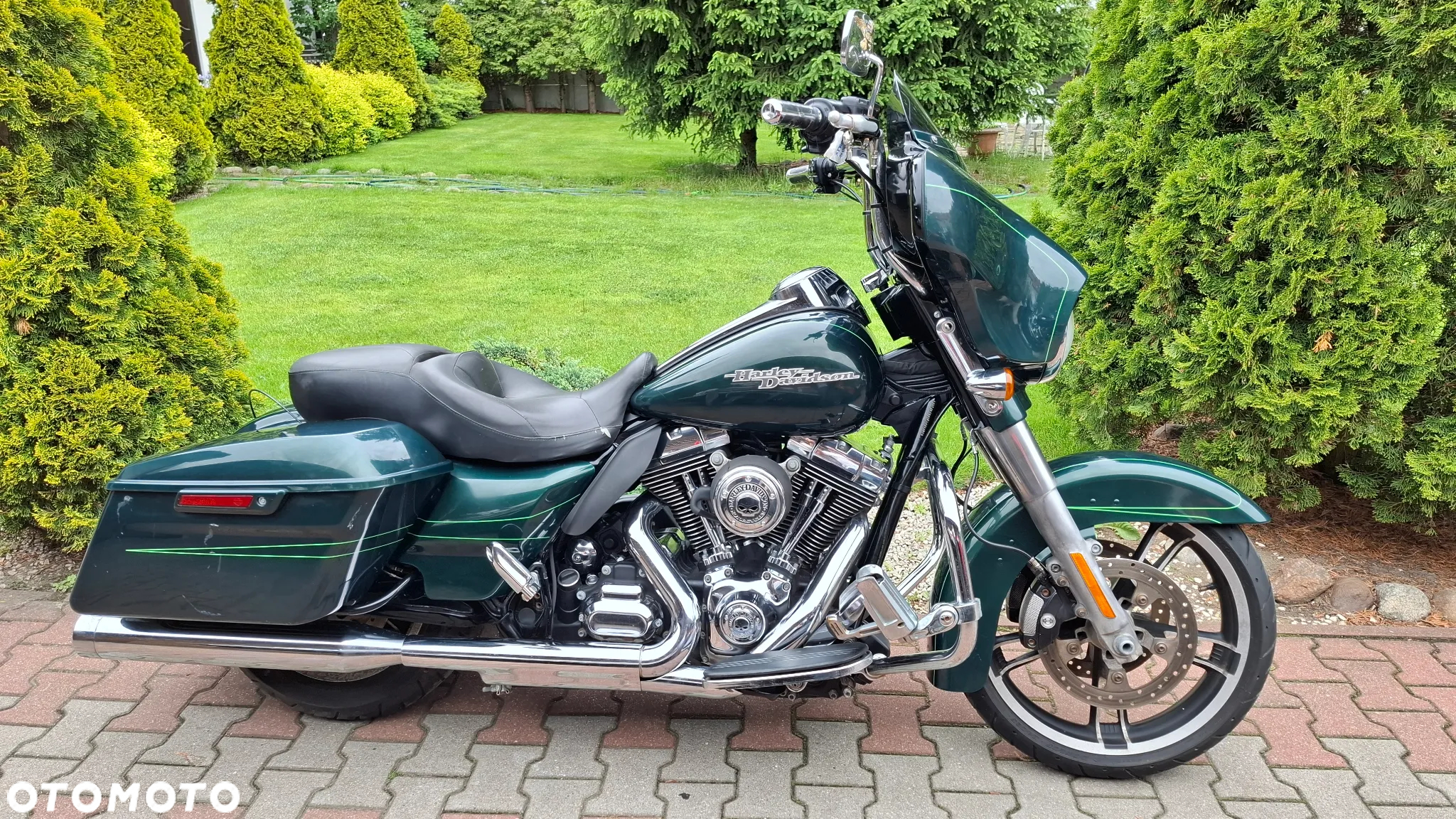 Harley-Davidson Touring Street Glide - 2