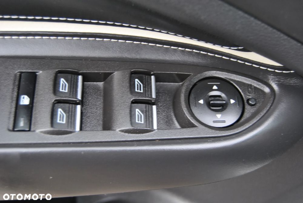 Ford Kuga - 23