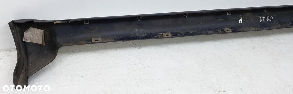 LISTWA NAKŁADKA PROGU PRAWA DODGE NITRO 4008-08A - 7
