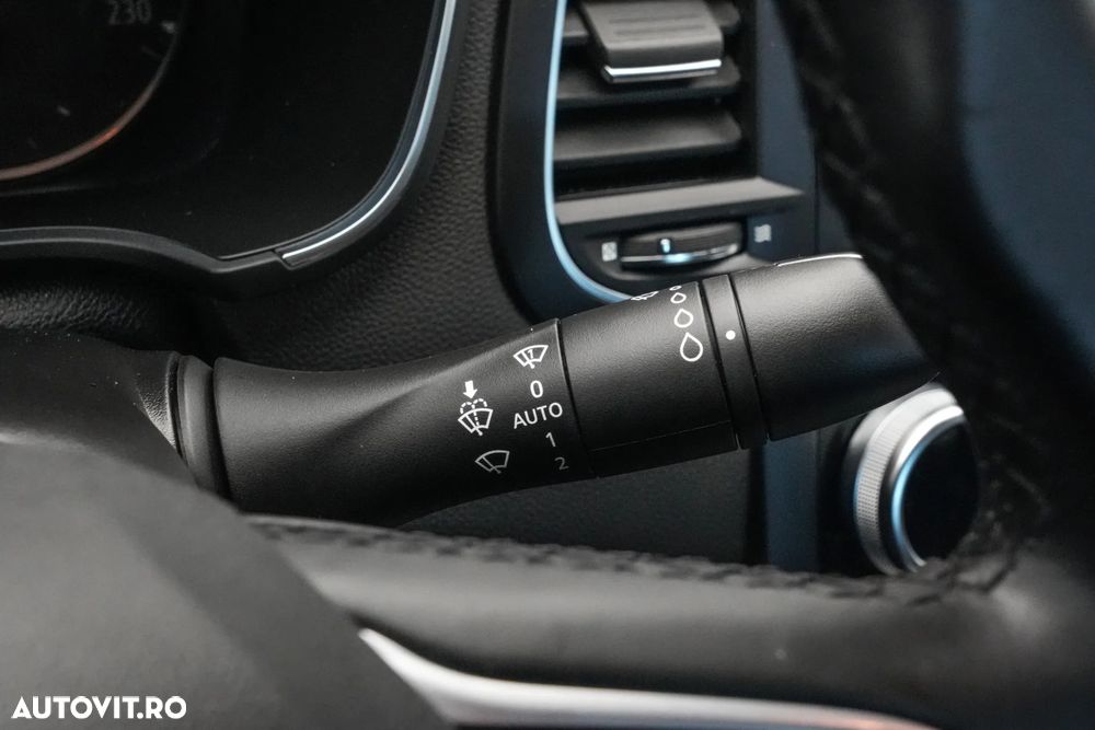 Renault Megane TCe 140 GPF EDC Equilibre - 24