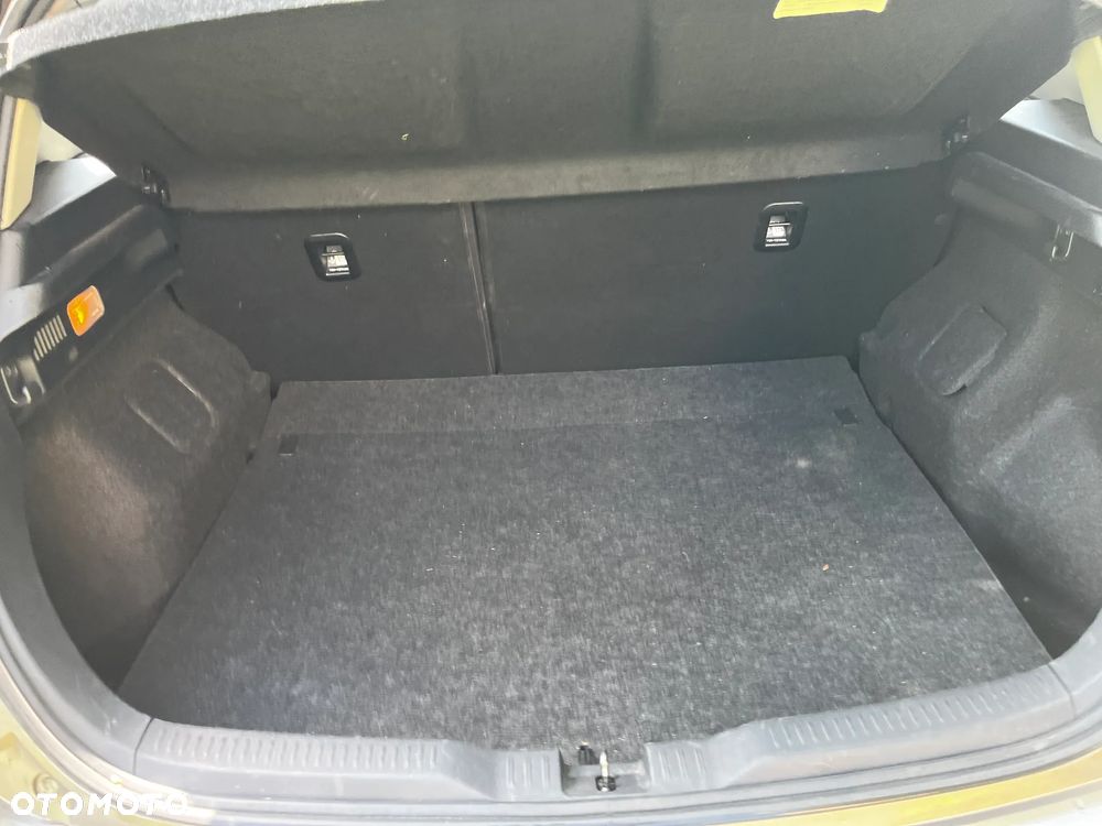 Toyota Auris 1.6 Active - 28
