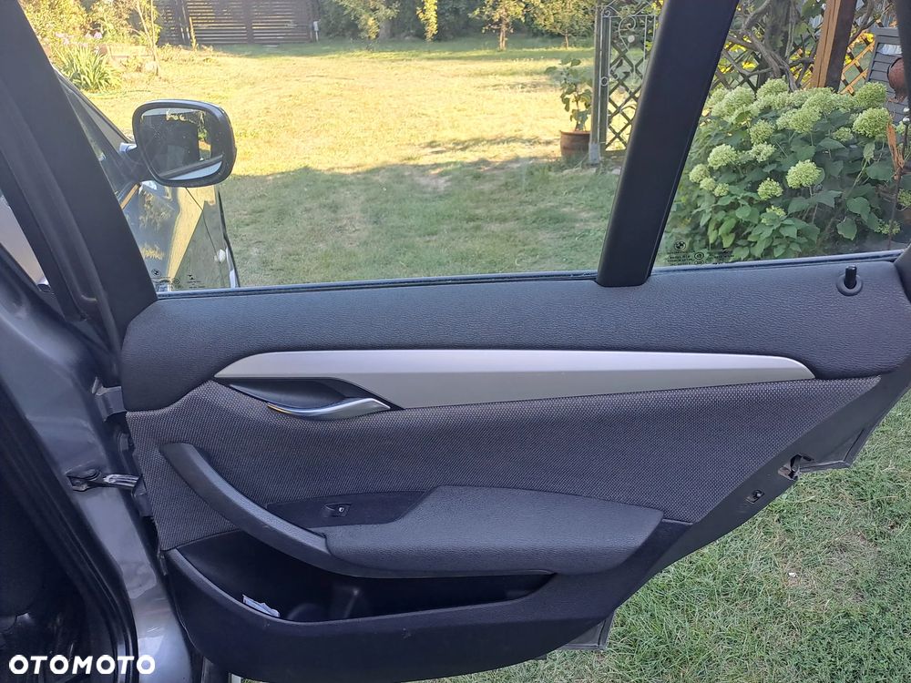BMW X1 xDrive18d xLine - 12
