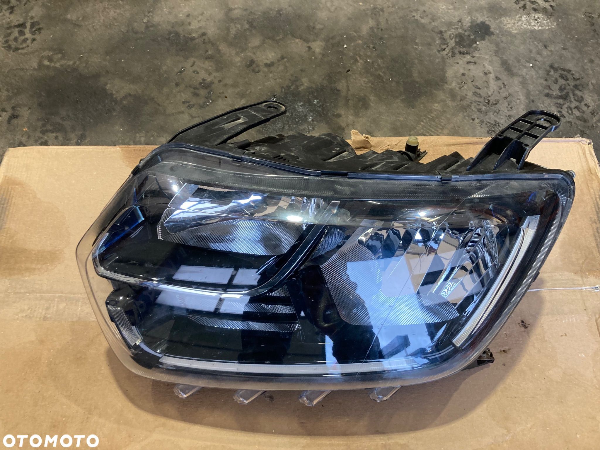 DACIA DUSTER 2 II LAMPA PRZEDNIA LEWA REFLEKTOR LEWY PRZÓD Wwa - 1