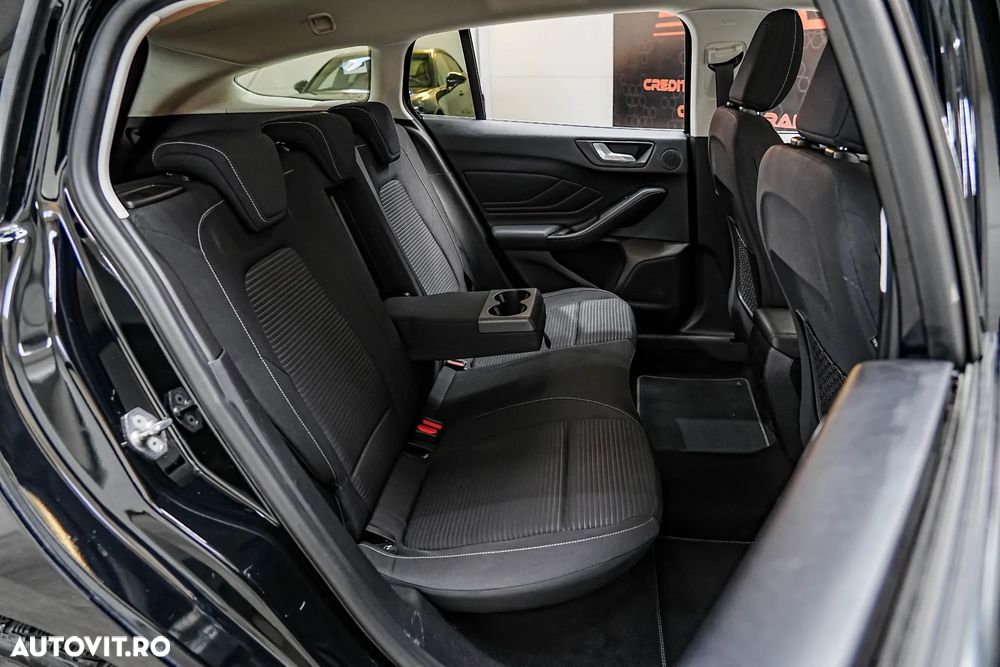 Ford Focus 1.0 EcoBoost MHEV Titanium - 9