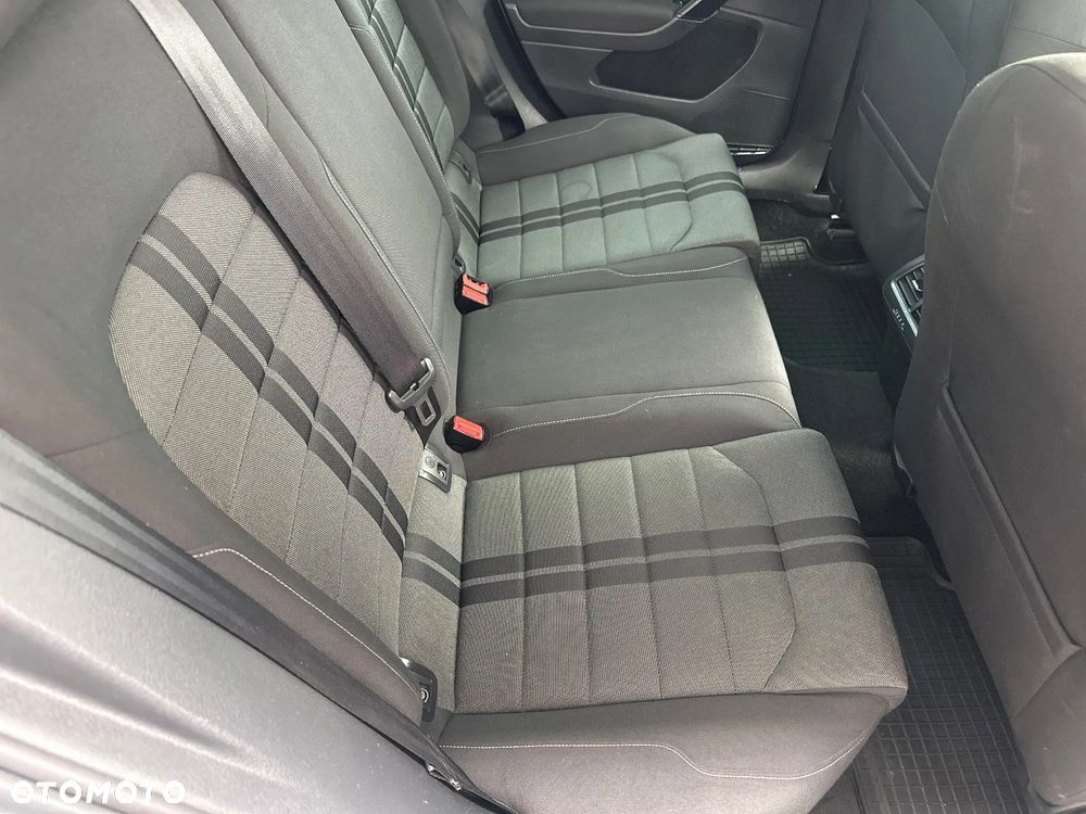 Volkswagen Golf 1.6 TDI BMT Comfortline - 22