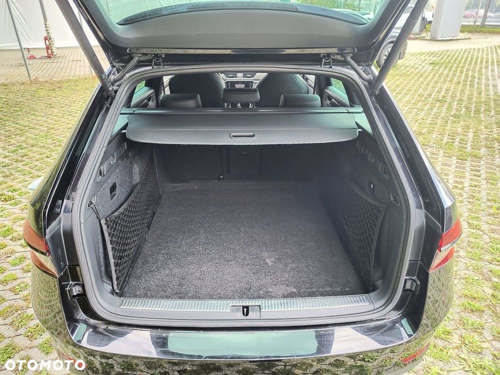 Skoda Superb 2.0 TDI SCR Sportline DSG - 27