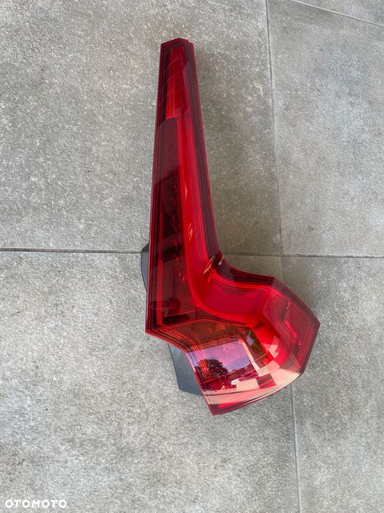 Volvo  V90 Lampa tylna prawa 31656782