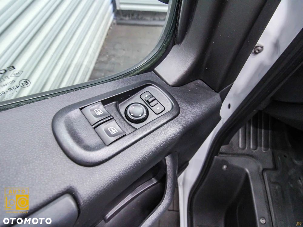 Renault MASTER KONTENER + WINDA 750 kg - 26