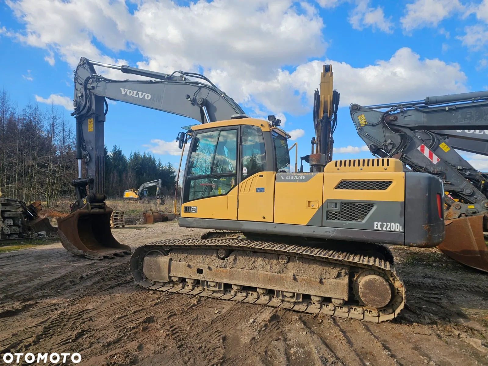 Volvo EC220DL - 2