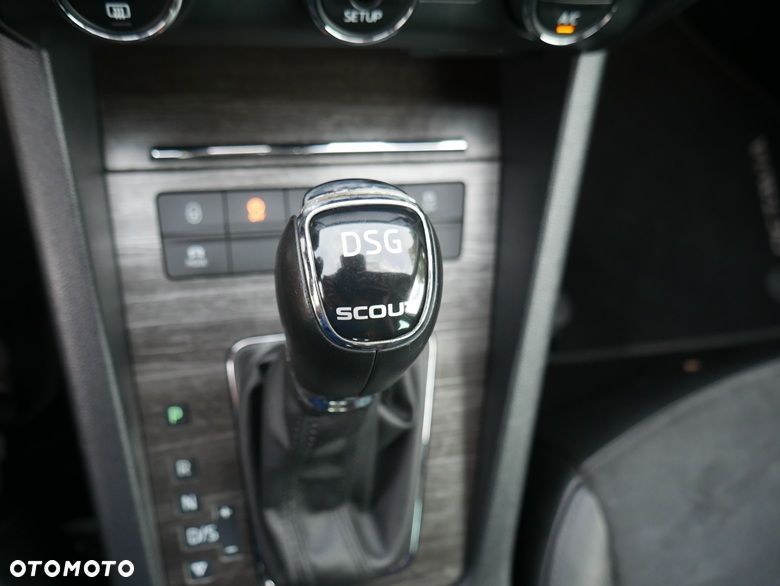 Skoda Octavia 2.0 TDI 4x4 DSG Scout - 17