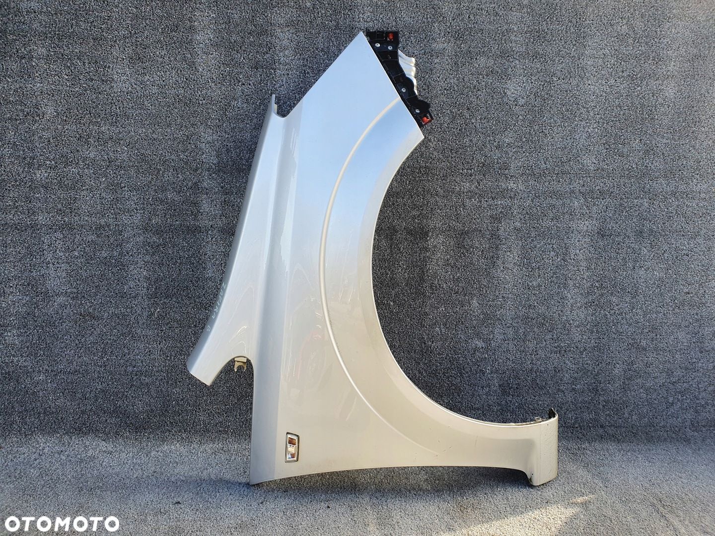 Błotnik przedni prawy Opel Zafira B - 1