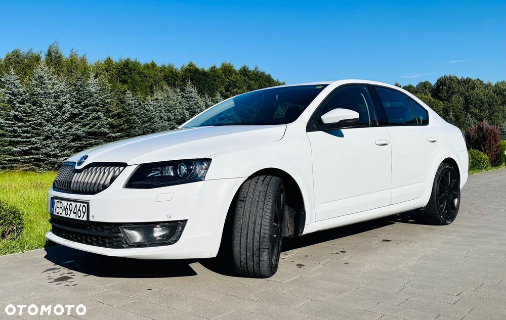 Skoda Octavia 2.0 TDI Elegance DSG - 8