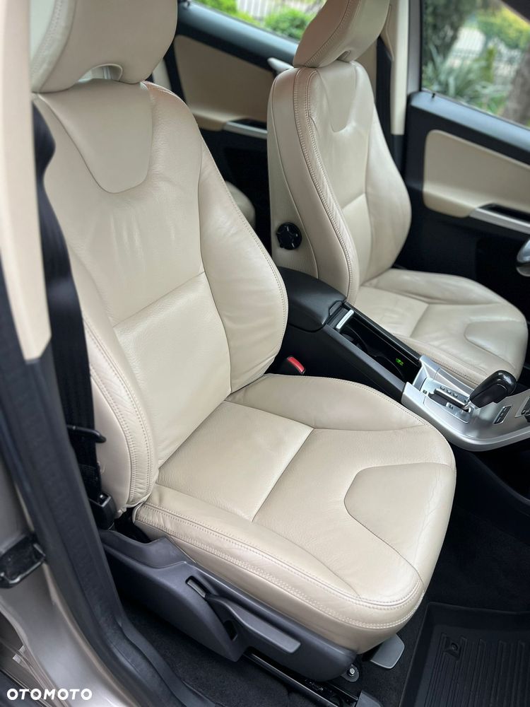 Volvo XC 60 3.2 AWD Summum - 10