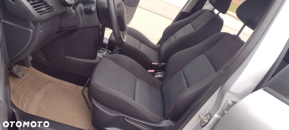 Peugeot 207 1.4 16V Trendy - 22