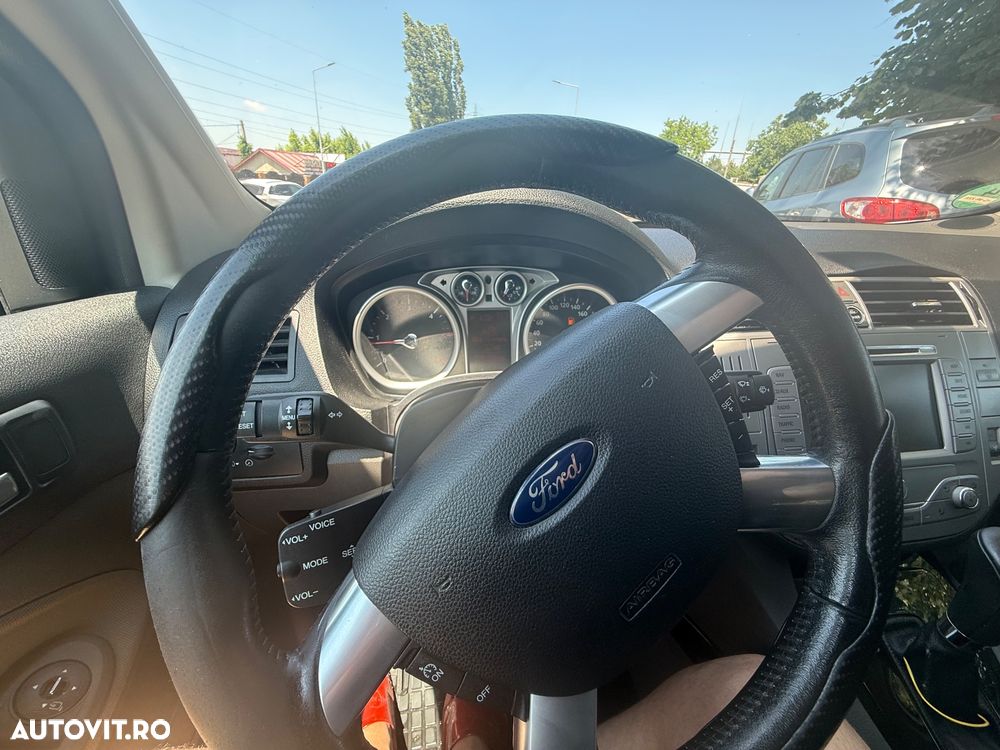 Ford Kuga 2.0 TDCi 4WD Powershift Titanium - 7