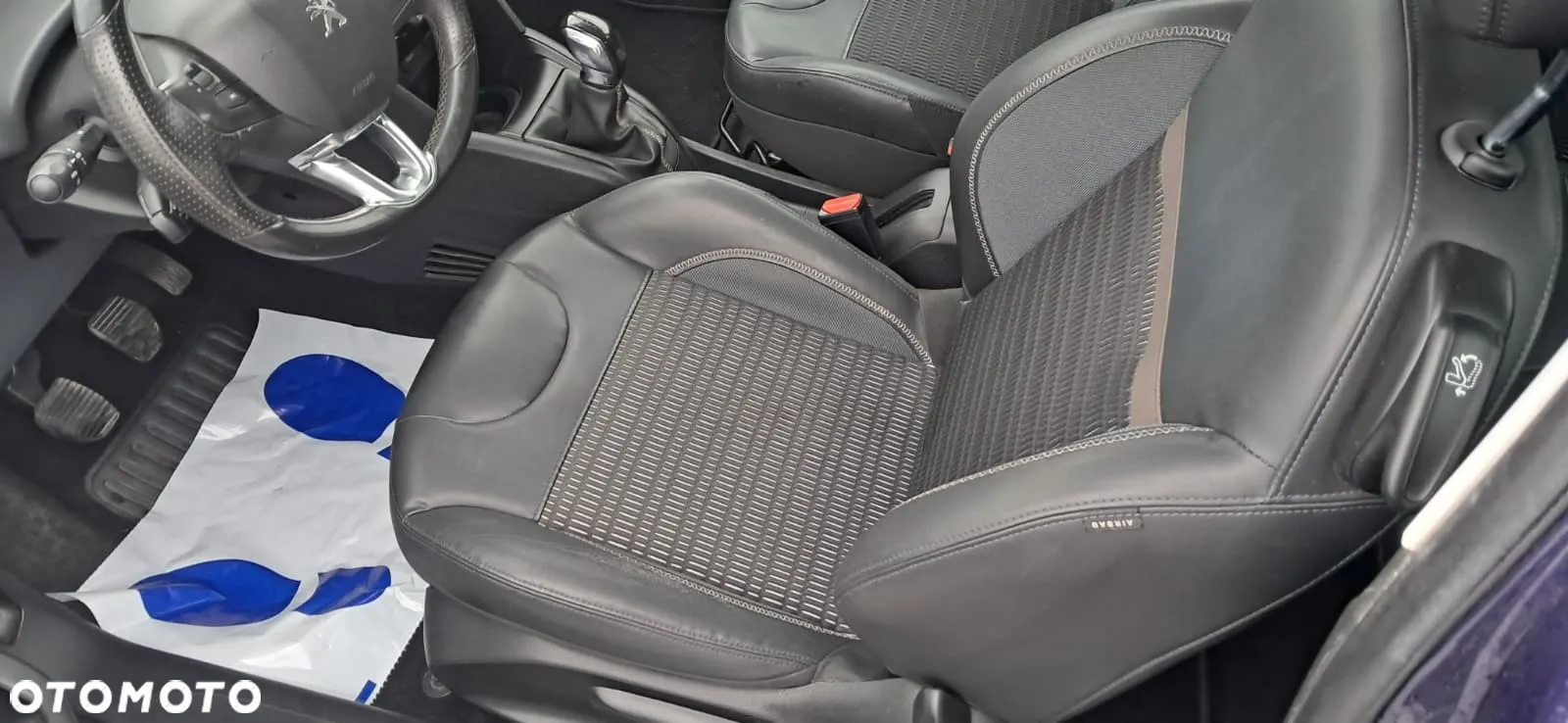Peugeot 208 95 VTI Allure - 10