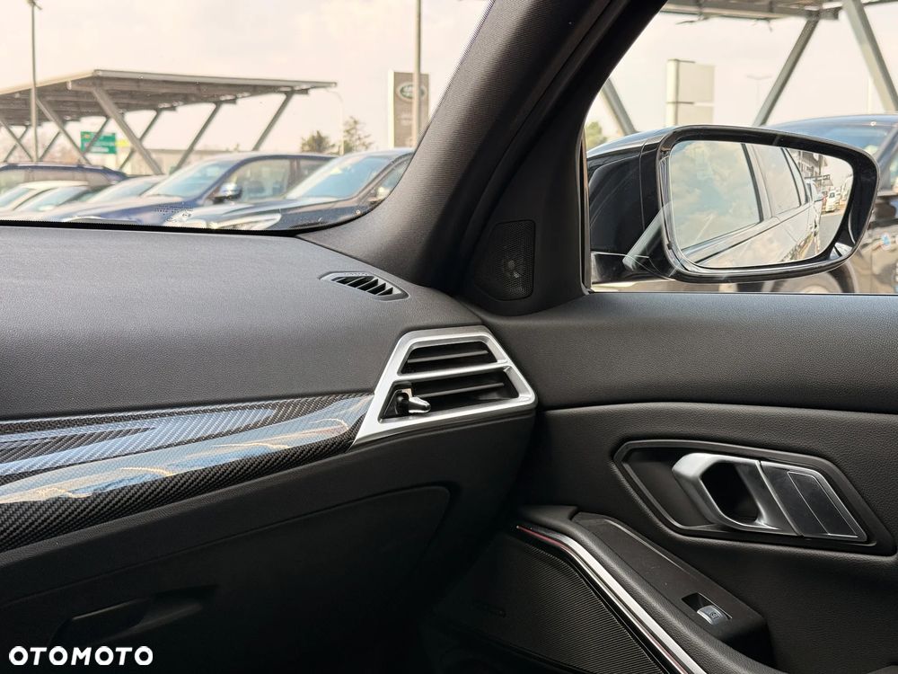 BMW Seria 3 320d xDrive M Sport - 18