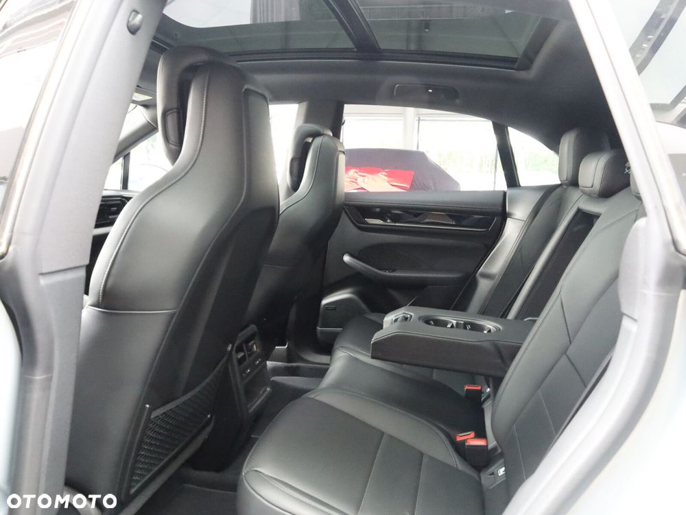 Porsche Macan - 16