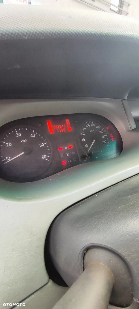 Renault TRAFIC - 6