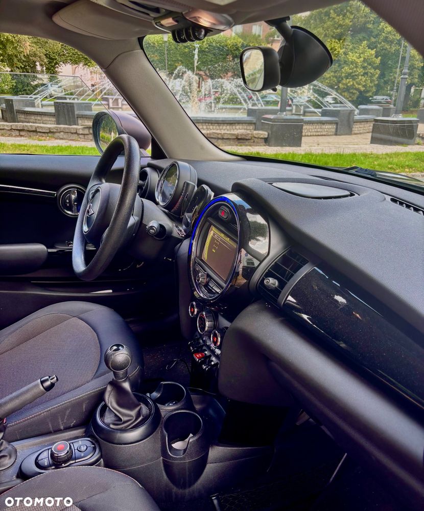 MINI Cooper Standard - 5