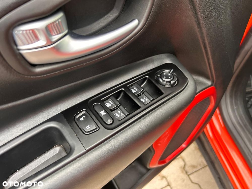 Jeep Renegade 1.3 GSE T4 Turbo PHEV 4xe Trailhawk S&S - 38