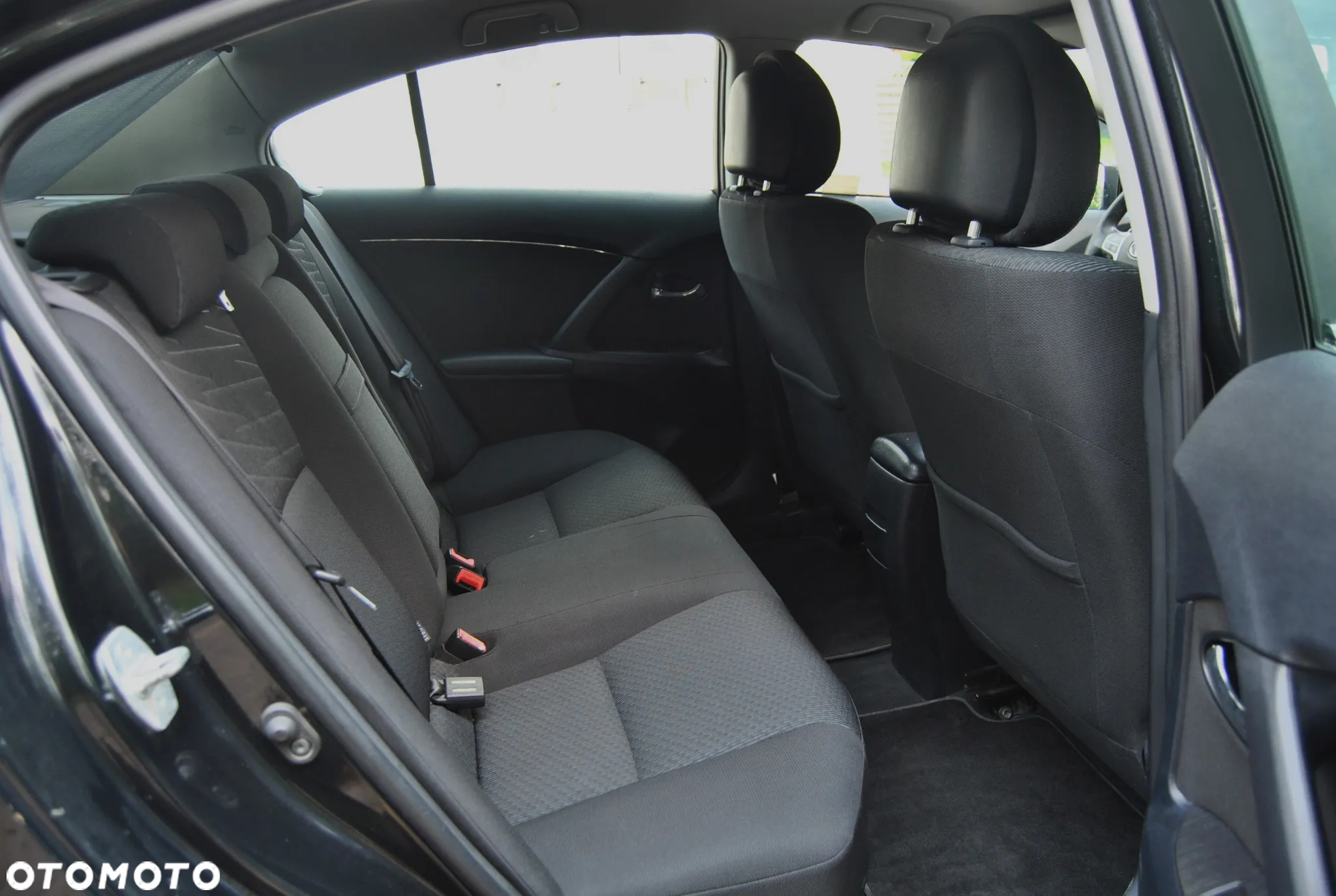 Toyota Avensis 2.0 D-4D Sol - 8